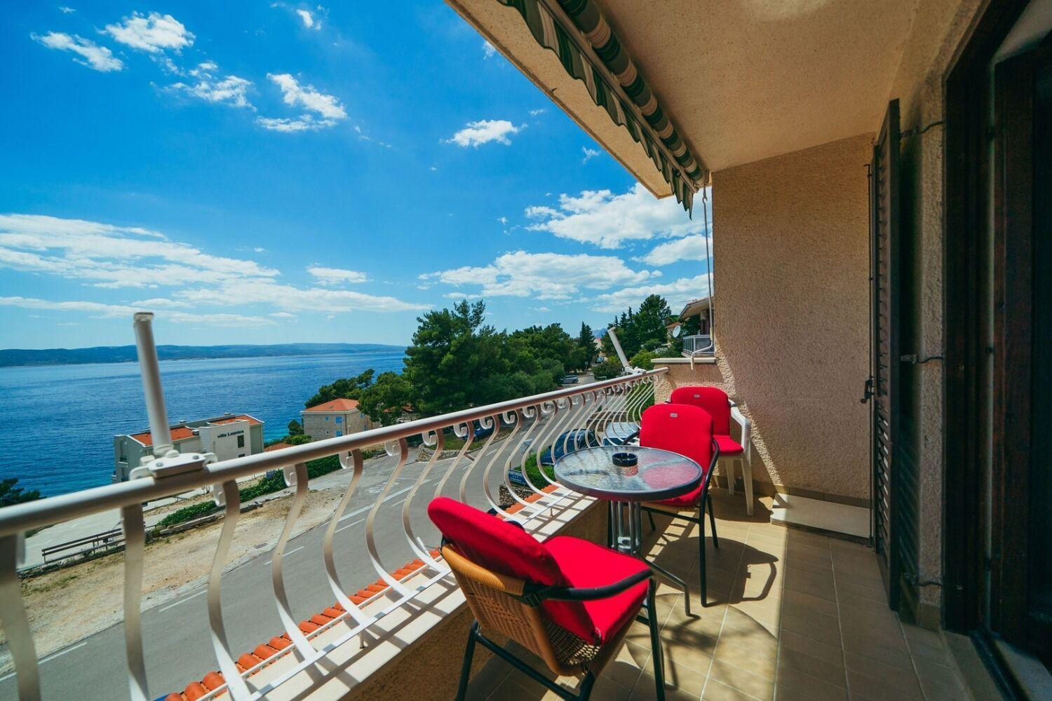 Apartments Lovre - Close To The Sea Brela Εξωτερικό φωτογραφία