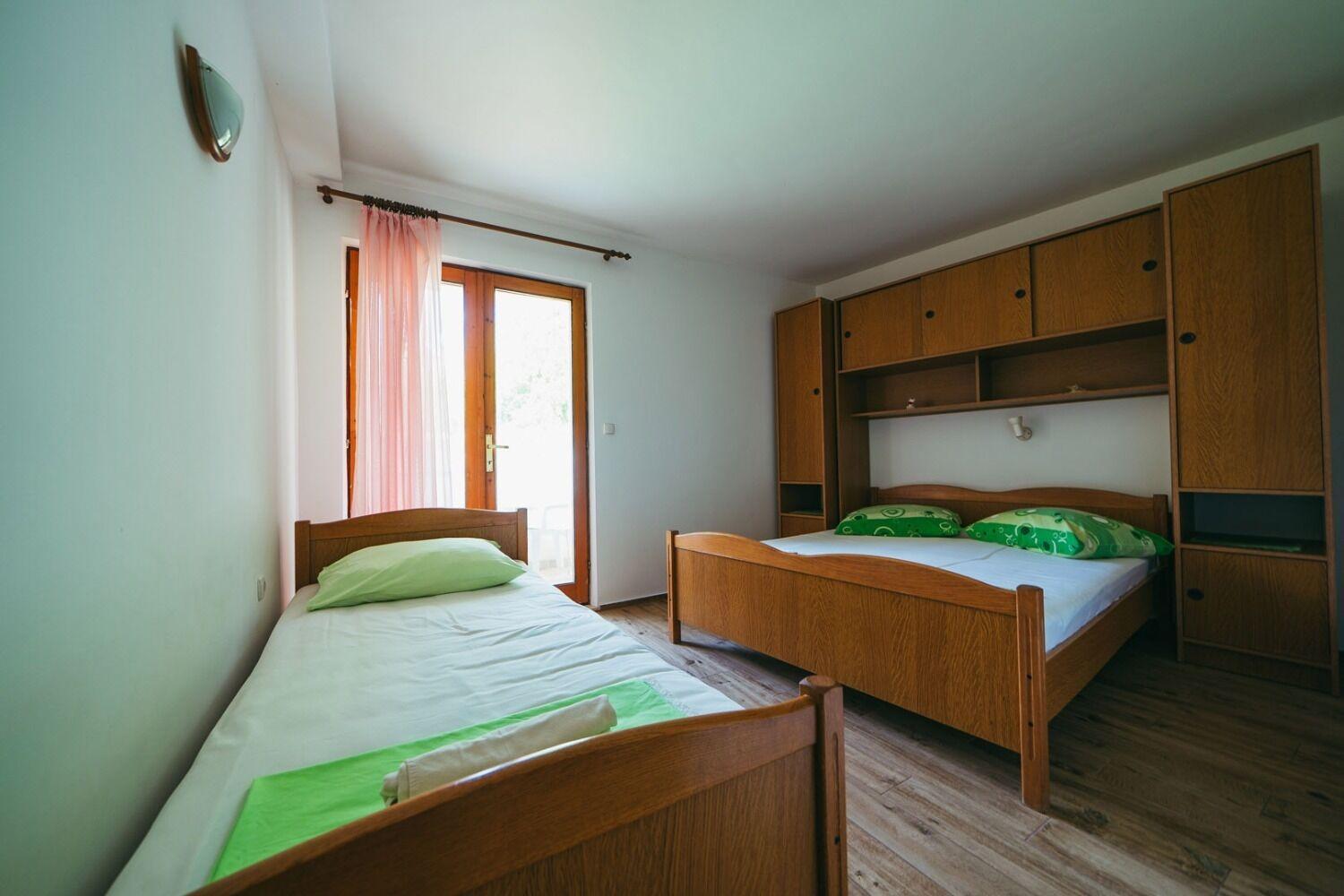 Apartments Lovre - Close To The Sea Brela Εξωτερικό φωτογραφία