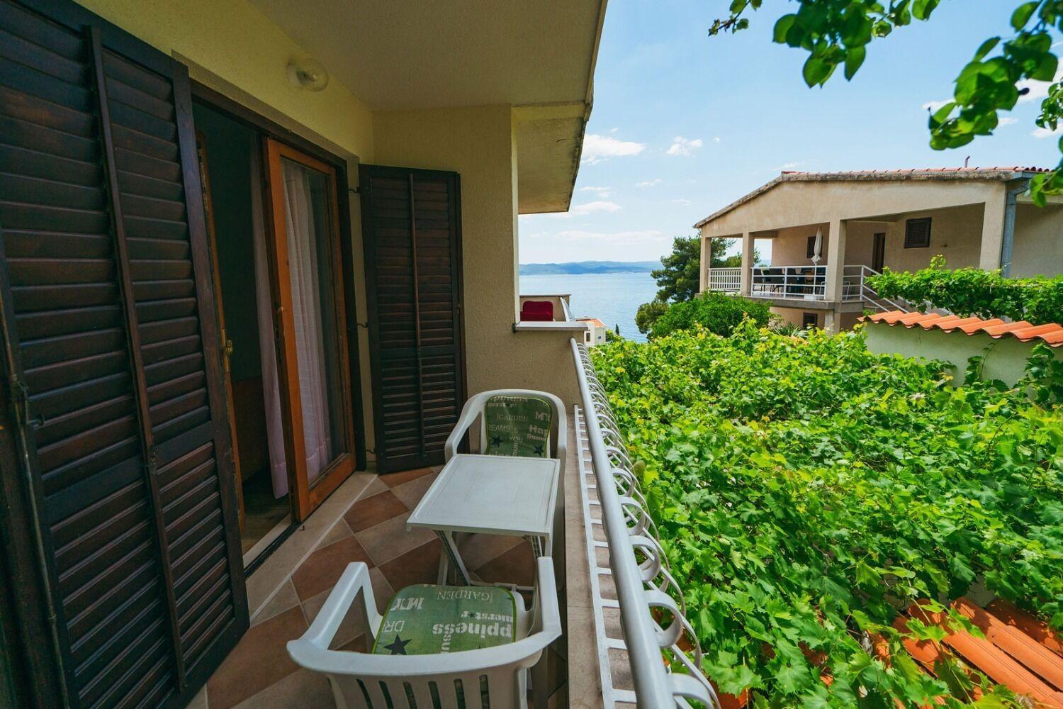 Apartments Lovre - Close To The Sea Brela Εξωτερικό φωτογραφία