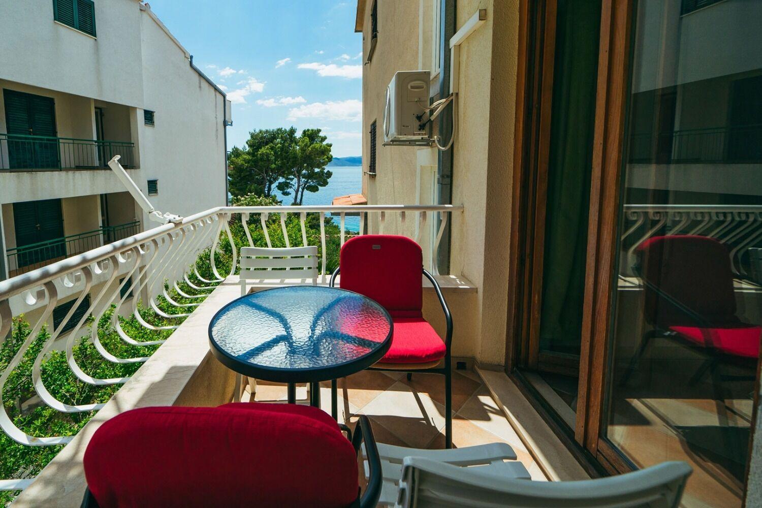 Apartments Lovre - Close To The Sea Brela Εξωτερικό φωτογραφία