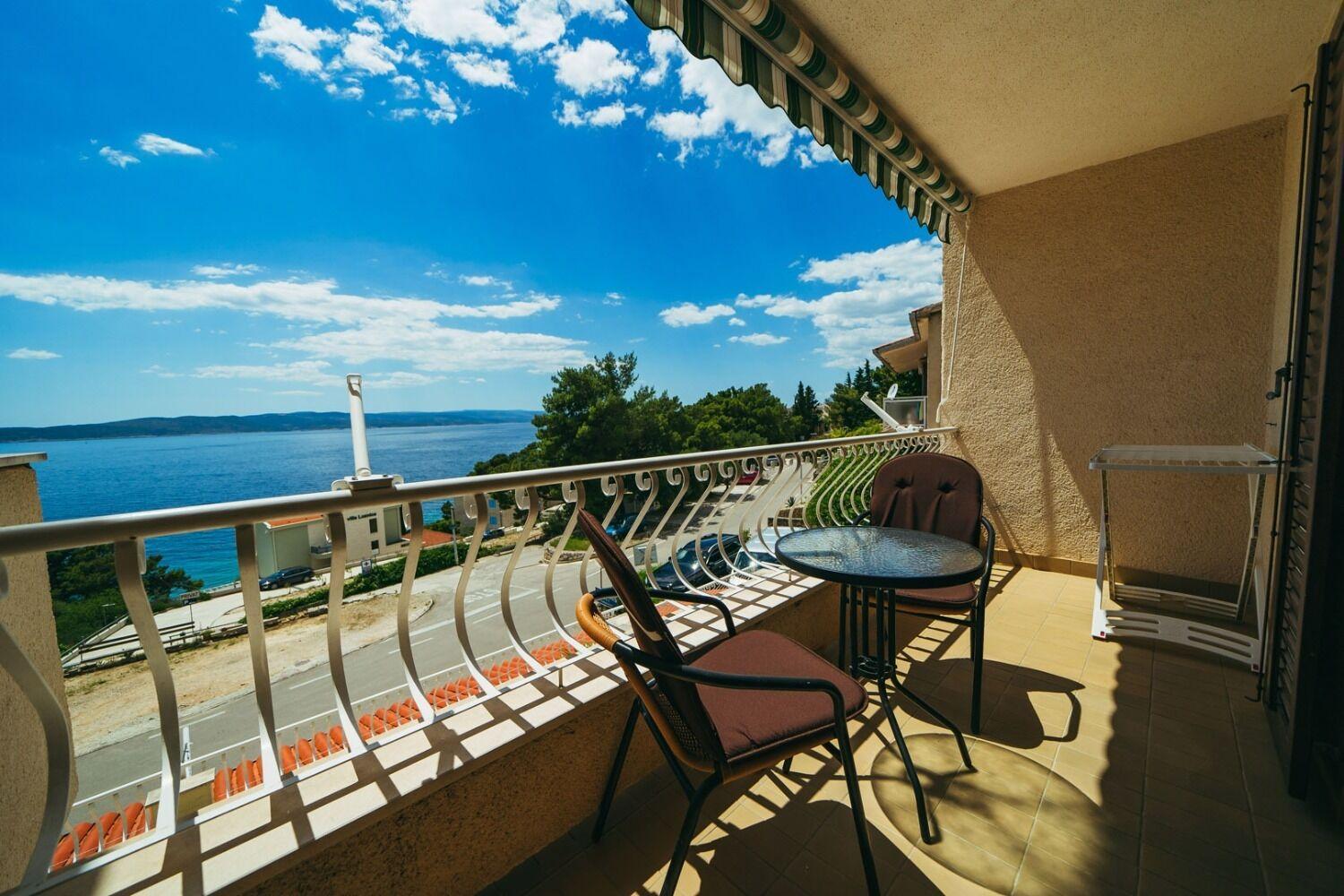 Apartments Lovre - Close To The Sea Brela Εξωτερικό φωτογραφία